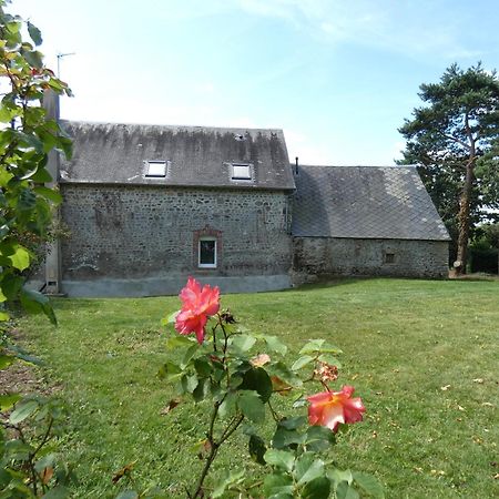 Le Gite De La Haie Portee Lignieres-Orgeres Exterior foto
