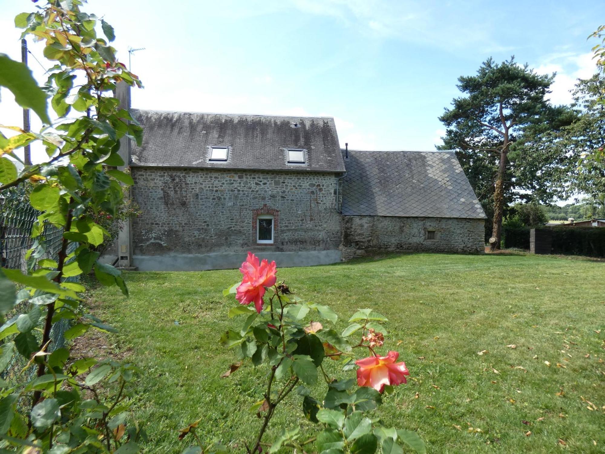 Le Gite De La Haie Portee Lignieres-Orgeres Exterior foto